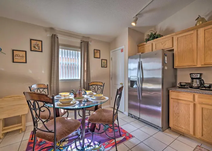 Spacious Florida Family Home - 10 Mi To Disney!